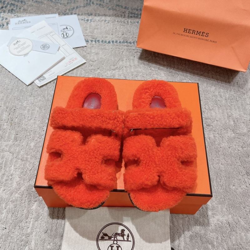 H**mes slippers